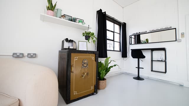 Klatch Studio - Bijou Room