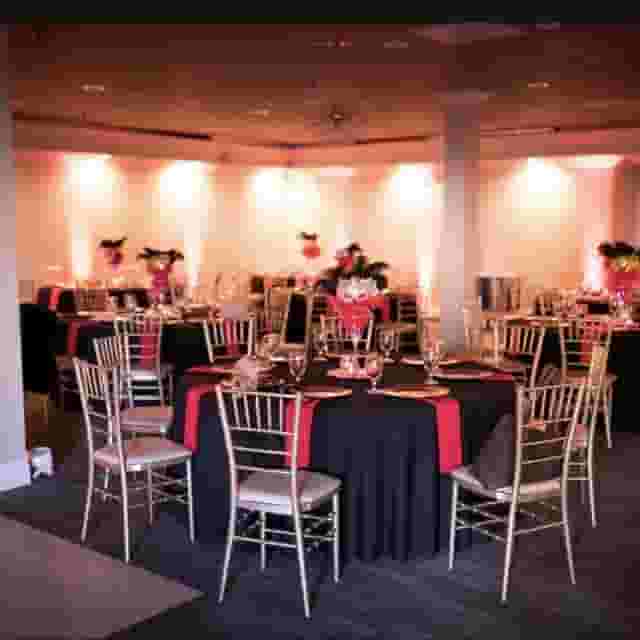 CHIAVARI CHAIRS WITH COCKTAIL HOUR