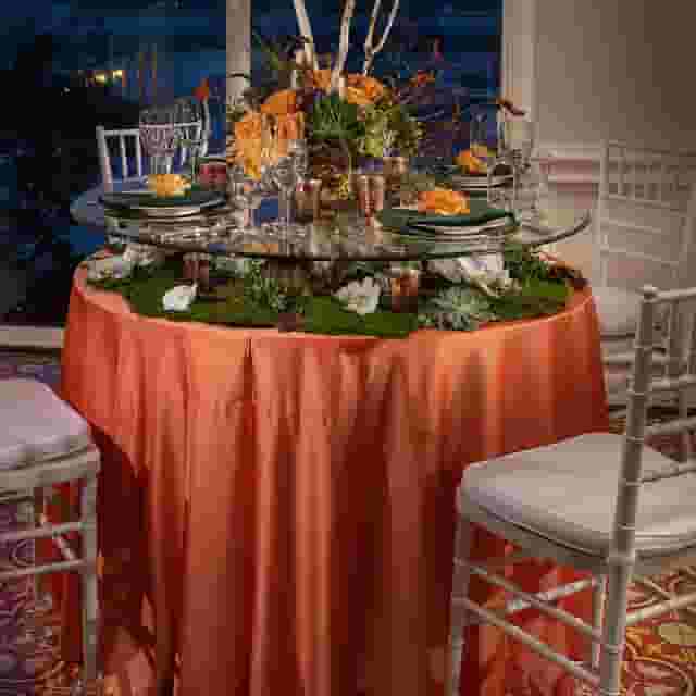 CHIAVARI CHAIRS WITH COCKTAIL HOUR