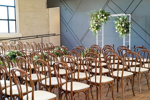CHIAVARI CHAIRS WITH COCKTAIL HOUR