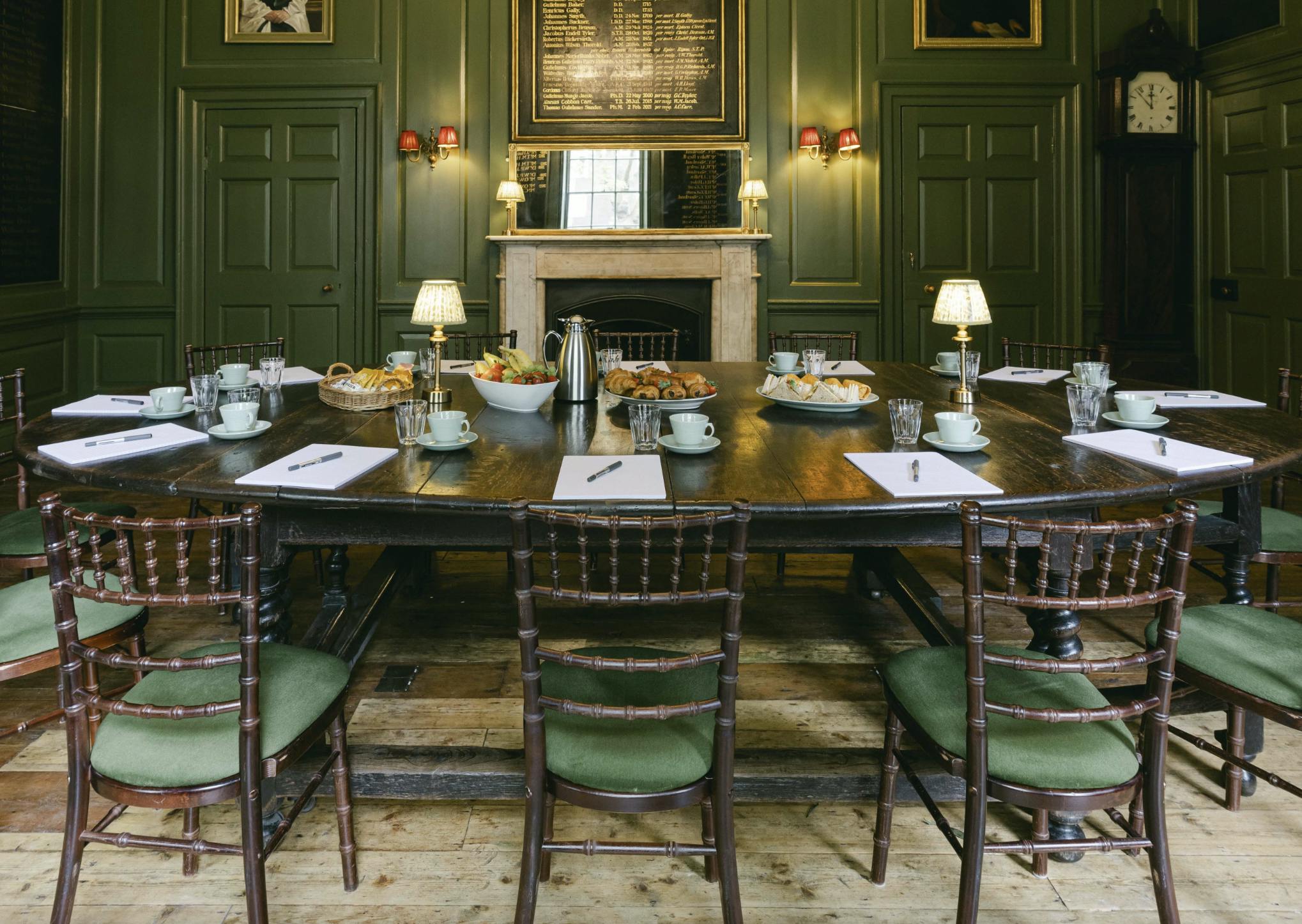 Vestry House meeting room with round table, ideal for workshops and strategic meetings.