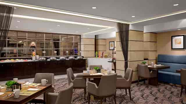 California's Restaurant meeting space at Sheraton Universal, ideal for networking events.
