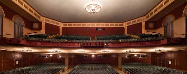 Broadway-style theater