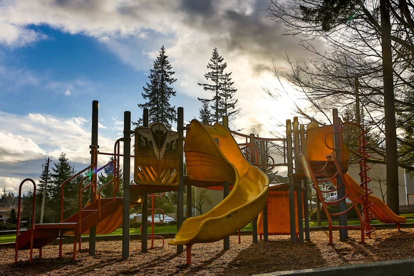 Vibrant playground with colorful slides in Lynwood for family gatherings and team-building.