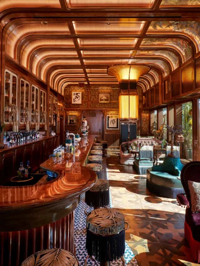 Stylish bar in The Reading Club, perfect for cocktail receptions and networking events.