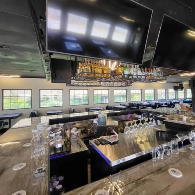 VYBZ Kitchen & Lounge