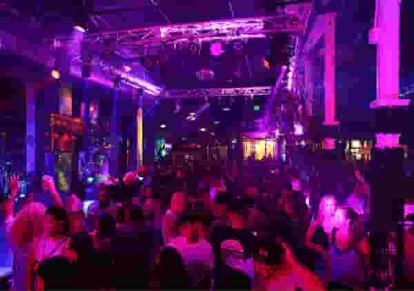 VYBZ Kitchen & Lounge