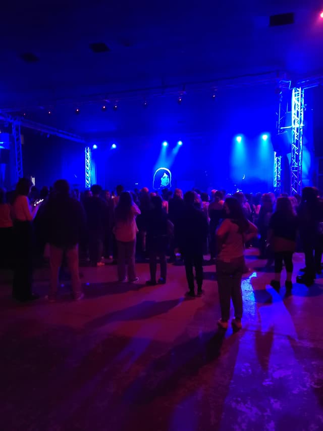 Side Stage