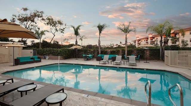 Redondo Beach Hotel +1 more