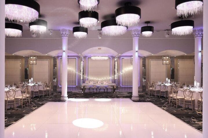 Lagunita Pavilion: elegant event space with chandeliers for weddings and corporate events.