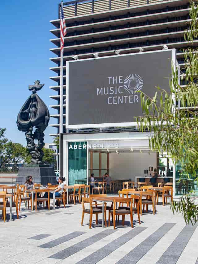 Jerry Moss Plaza at The Music Center - RIOS