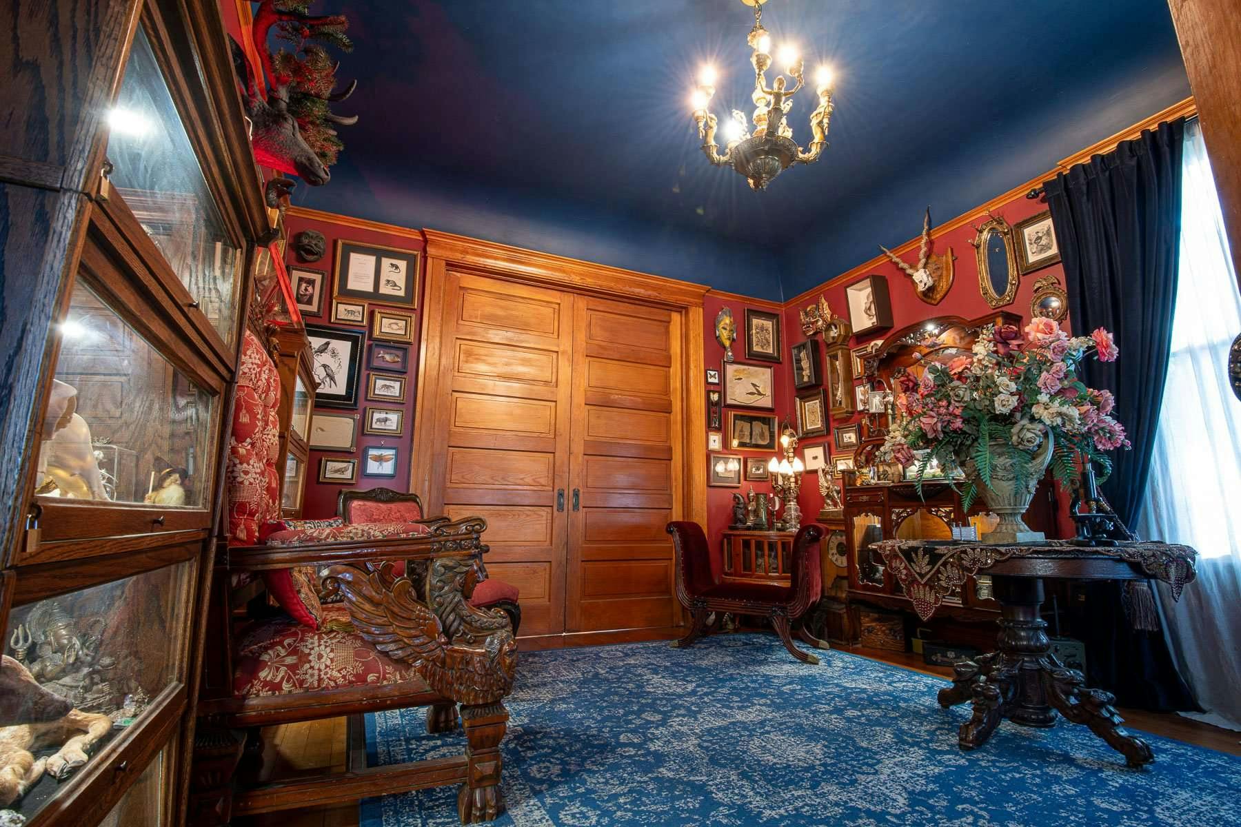 Historic Harris House dining room, elegant decor for intimate gatherings and events.