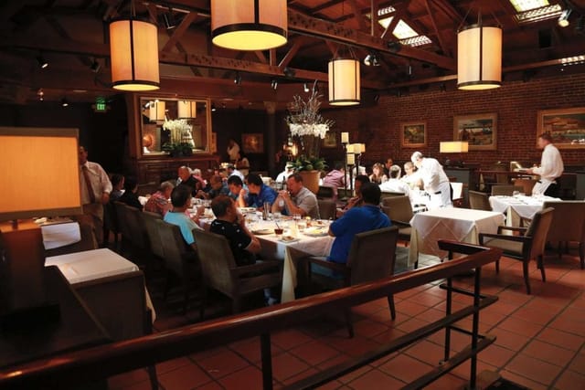 Gallery at Parkway Grill: inviting dining space for corporate events and private gatherings.