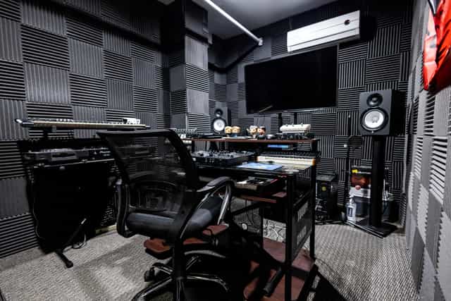 Recording studio with acoustic panels for audio events and workshops at Hindsight Rehearsal Studios.