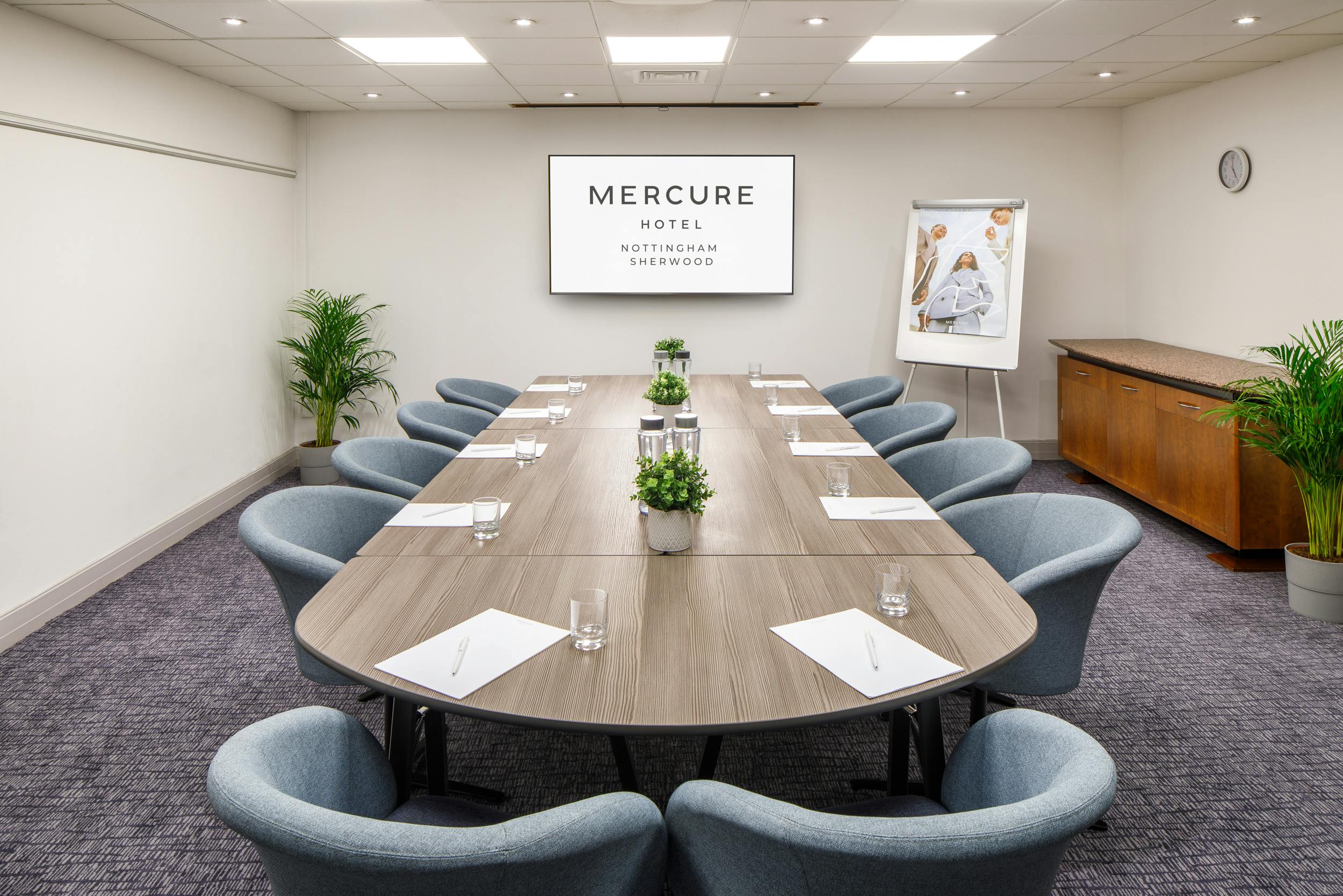 Meeting Room 1 at Mercure Nottingham: modern table, ideal for corporate events and workshops.