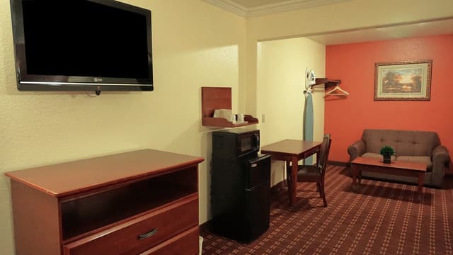Rooms & Suites