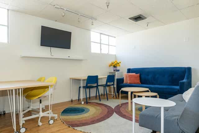 Robinson S.P.A.C.E. meeting room with flexible seating for collaboration and events.