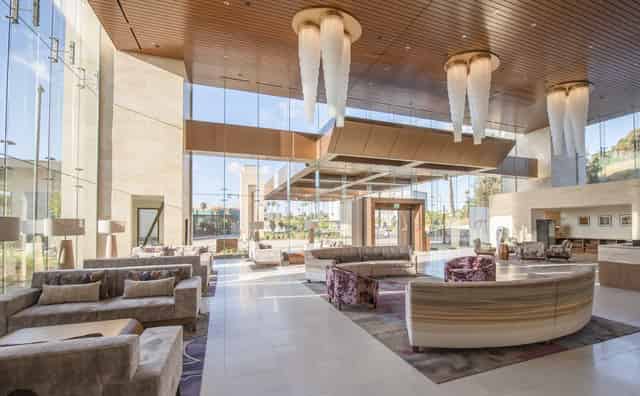 Lobby Lagoon I or II