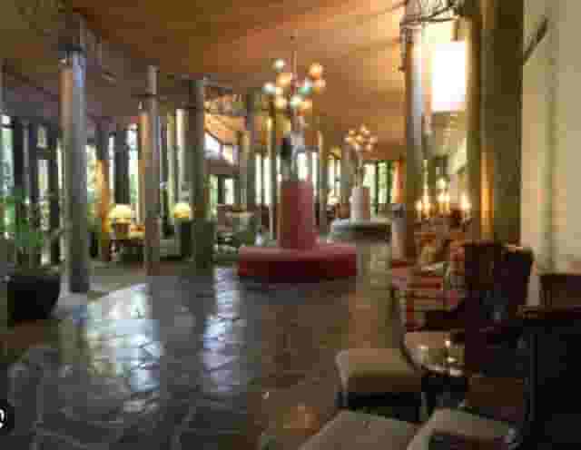 Paradise Foyer
