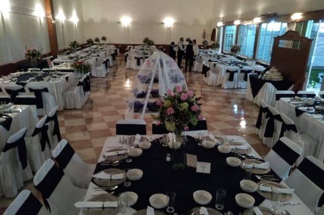 Salon Monarca