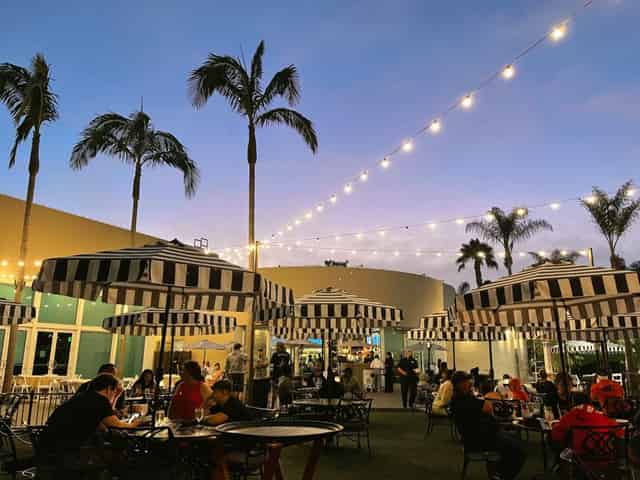 Firefly Eatery & Bar