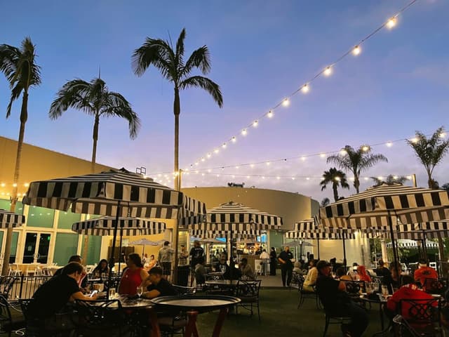 Firefly Eatery & Bar