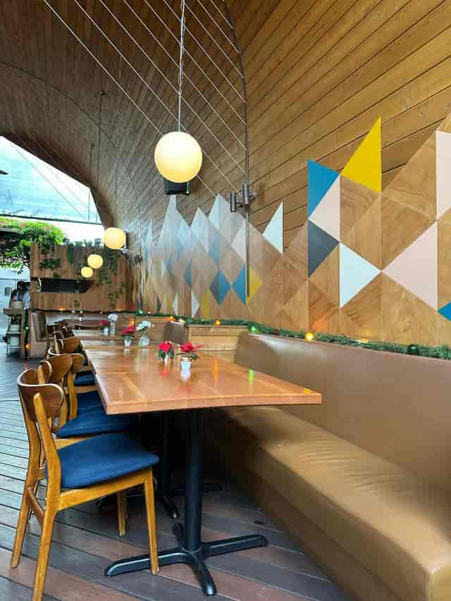 Stylish event space in Madison with modern design and warm lighting for gatherings.
