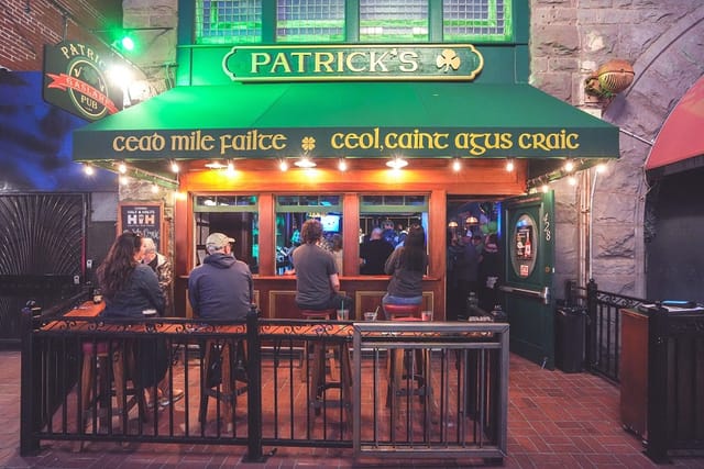 Vibrant pub interior at Patrick's Gaslamp, ideal for networking and casual gatherings.
