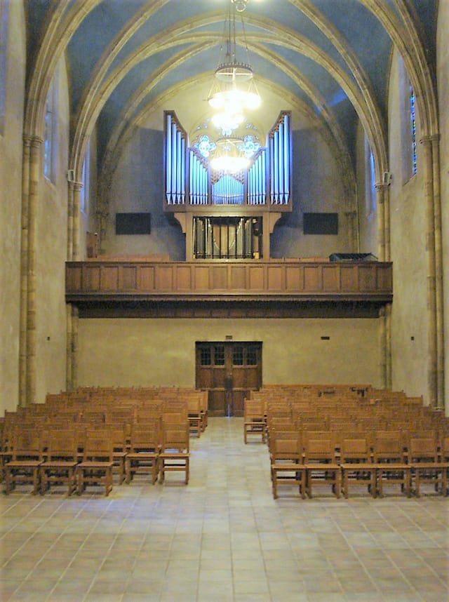 Shatto Chapel at First Congregational Church, spacious venue for events and performances.