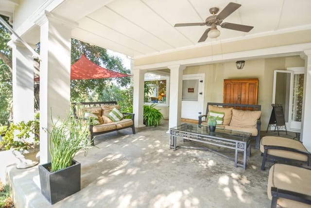 Charming outdoor living room at Arroyo Vista Inn, perfect for networking events.