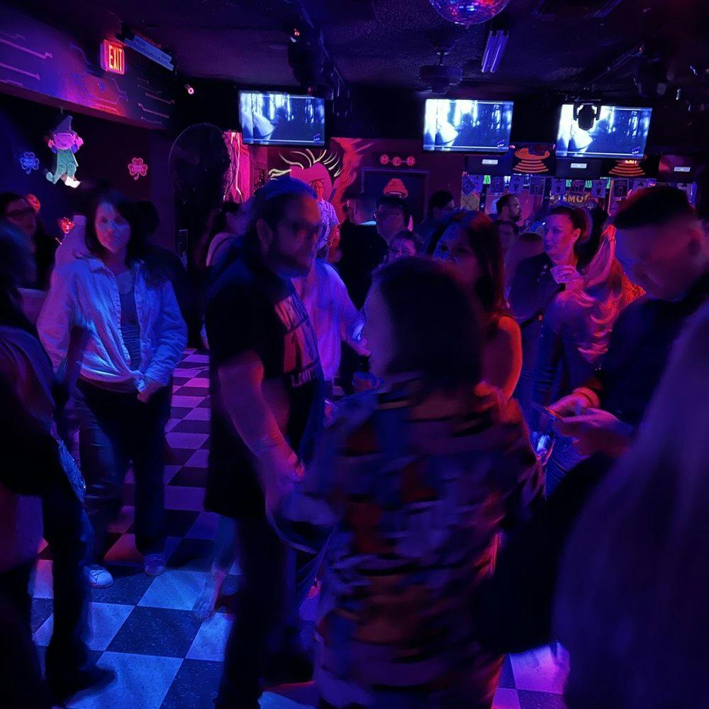 Vibrant dance floor at CLUB db LOUNGE, perfect for nightlife events and networking.