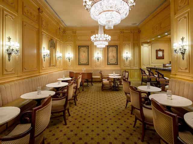 Plaza Bar