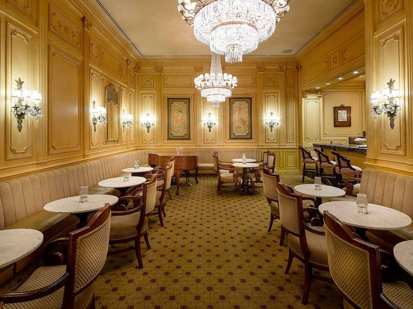Elegant meeting space at Plaza Bar, Westgate Hotel, ideal for networking events.