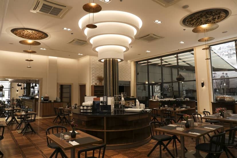 Budapest Meeting Room at Continental Hotel, modern venue for corporate events and gatherings.