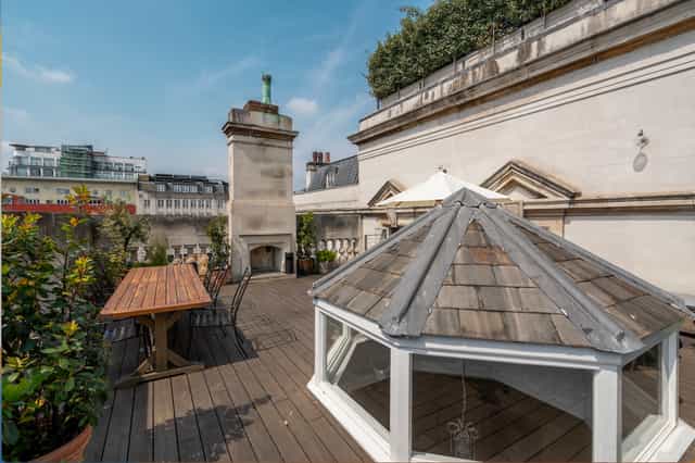 Billiards room and rooftop terrace at Knotel Workclub, ideal for networking events.