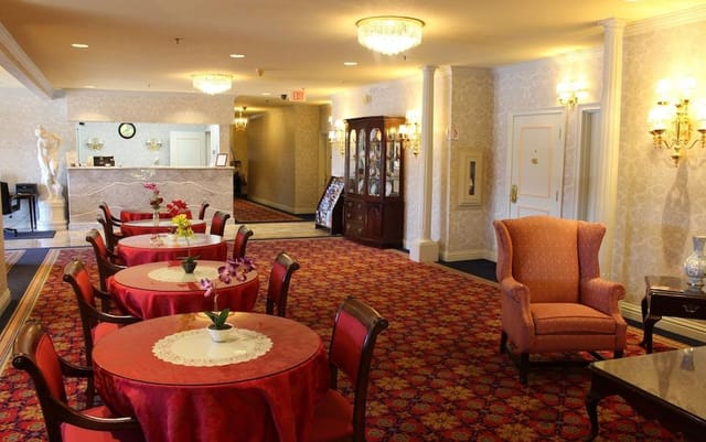 Regal Lobby at Carlyle Hotel: elegant decor for networking events and casual gatherings.