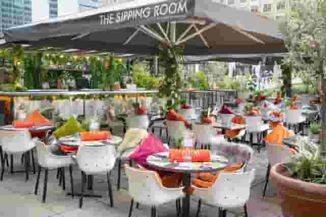 OASIS BAR & TERRACE