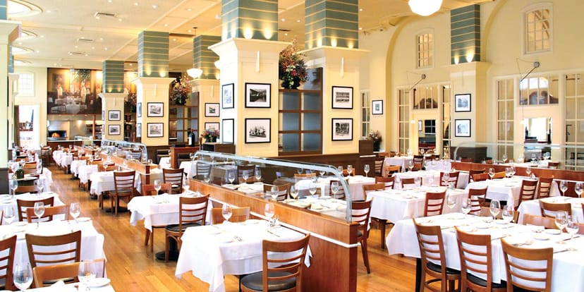 Elegant Il Fornaio restaurant in San Jose, perfect for events and gatherings.