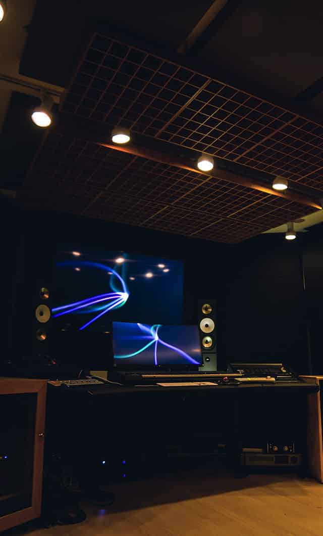 STUDIO B