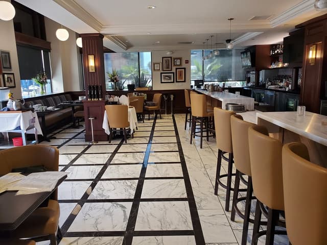 Semi-Private Raised Dining Room