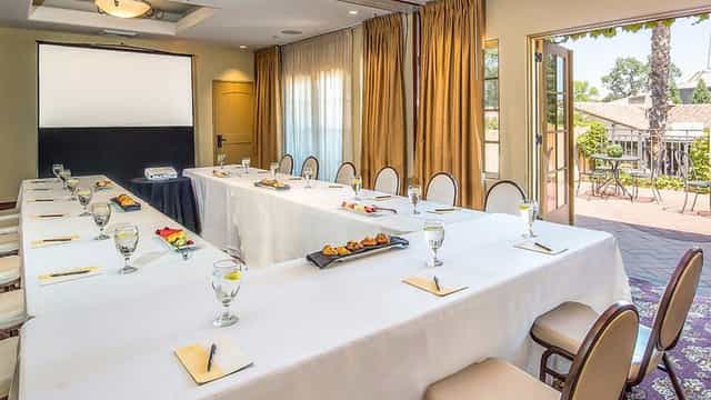Meeting room in Los Gatos Executive Center, ideal for corporate meetings and workshops.