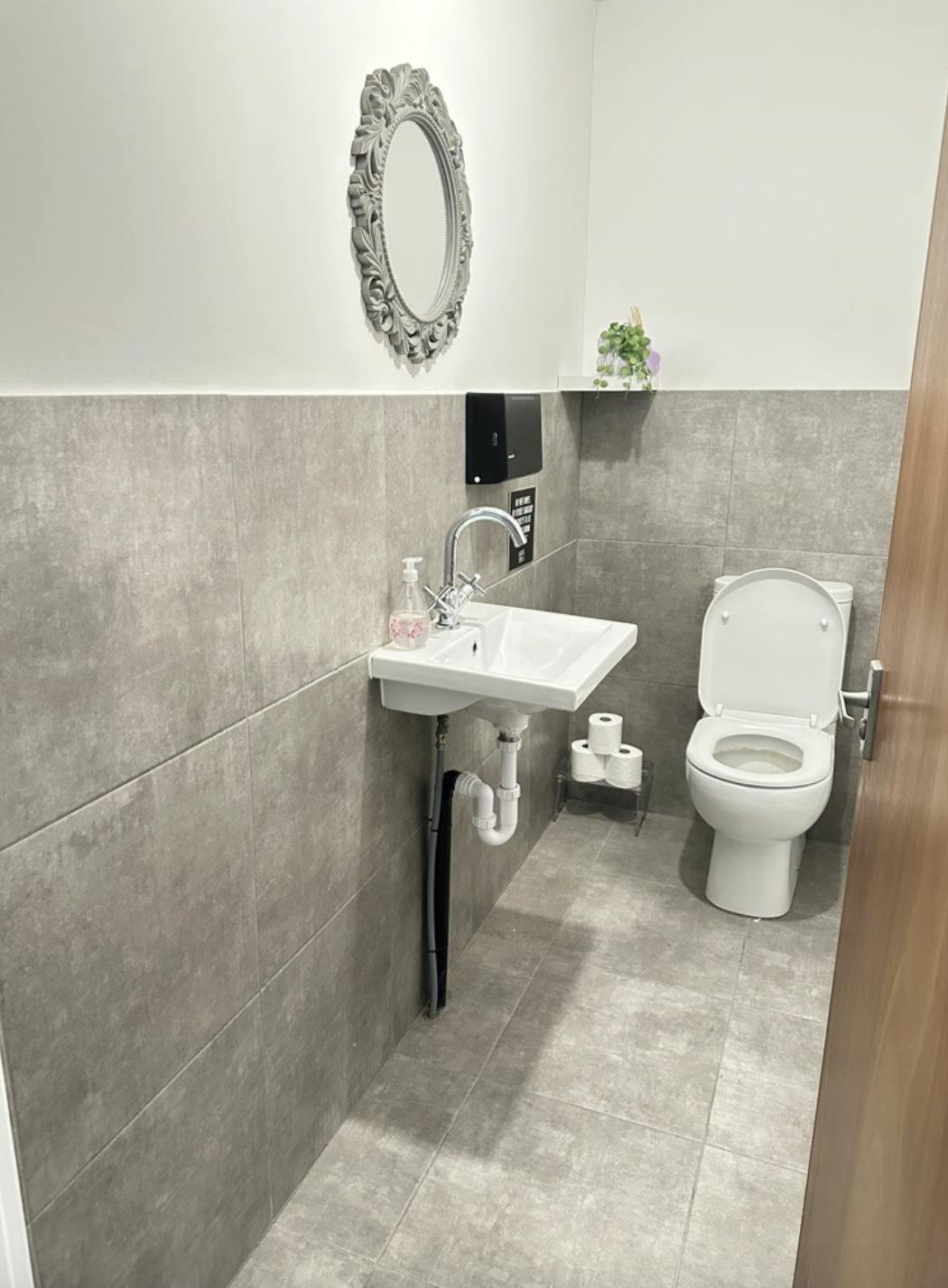 Modern restroom facility in Sweet Space, emphasizing cleanliness for events and meetings.