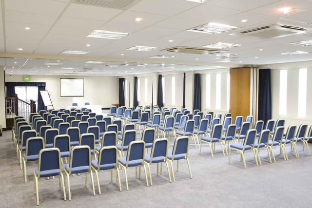 Mercure Cardiff North Hotel