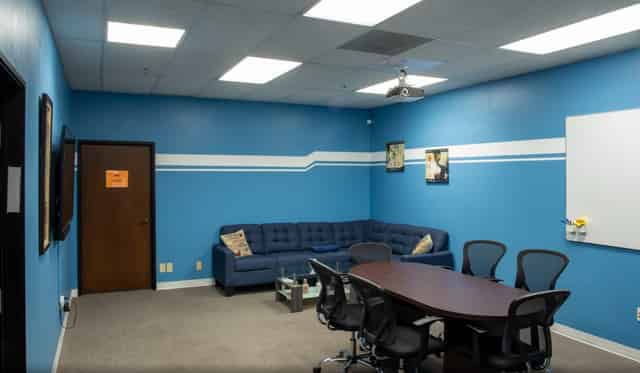 2 Lounge/Green Rooms
