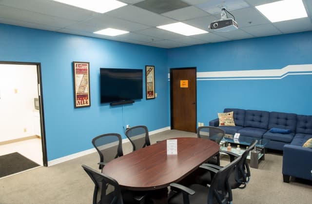 2 Lounge/Green Rooms