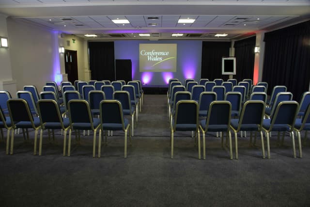 Mercure Cardiff North Hotel