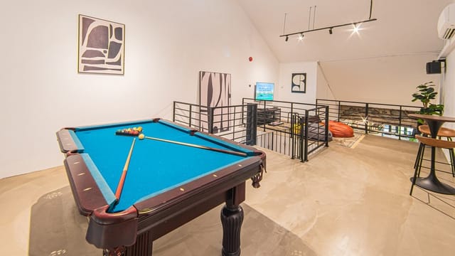 Modern TERRA LOFT with billiards table for networking and team-building events.