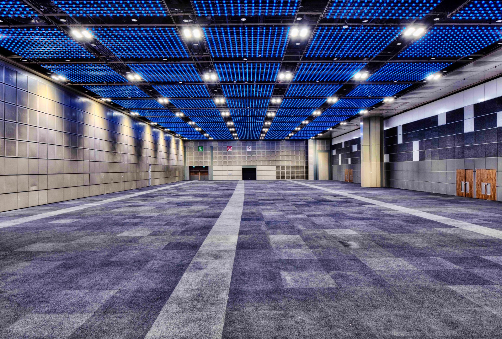 Suntec City Convention Centre: modern, spacious venue for conferences and exhibitions.