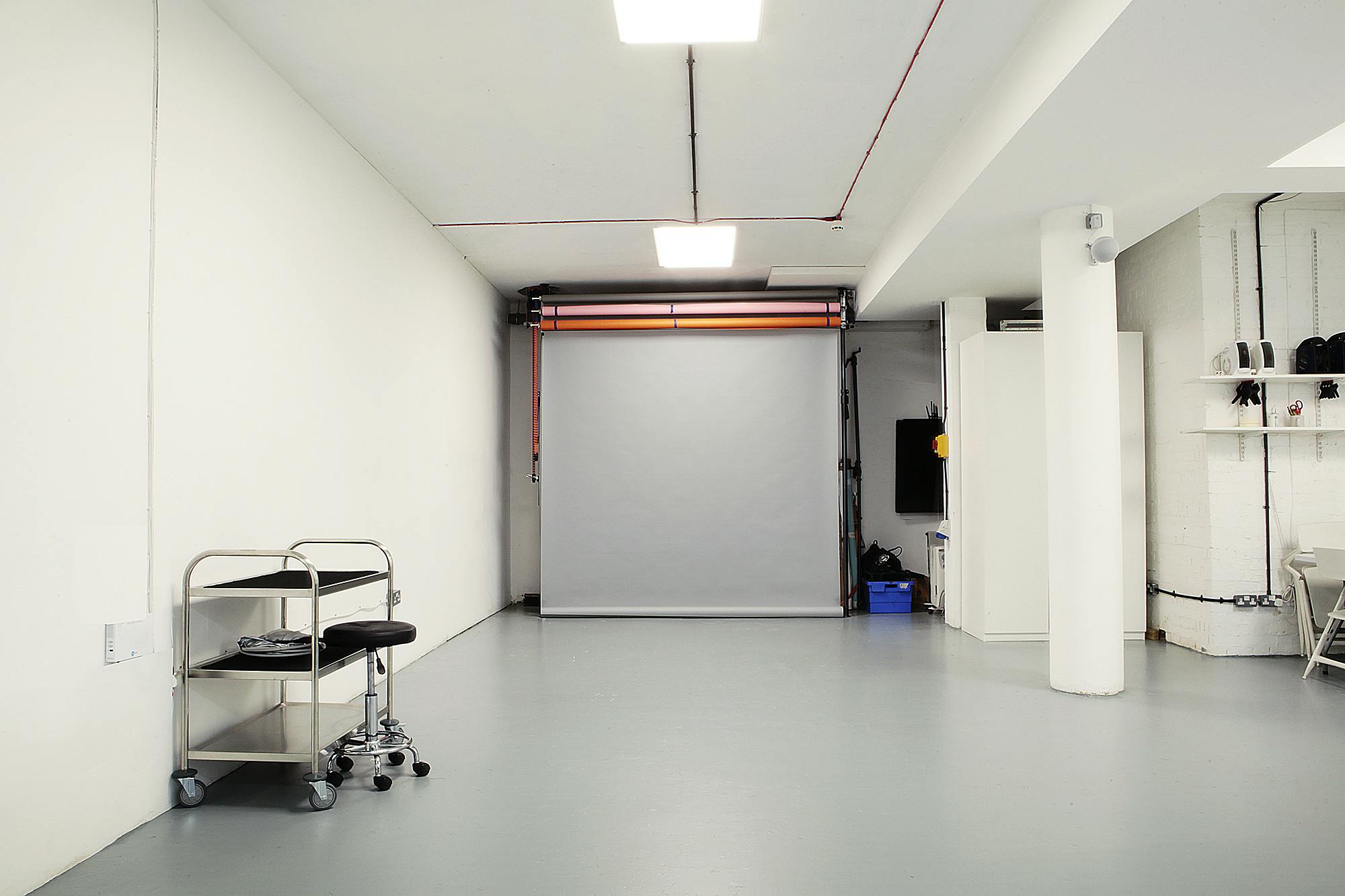 Deep Space 1: minimalist event space for meetings and workshops in Studio 557.
