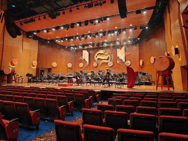 File:Singapore Conference Hall interior ...